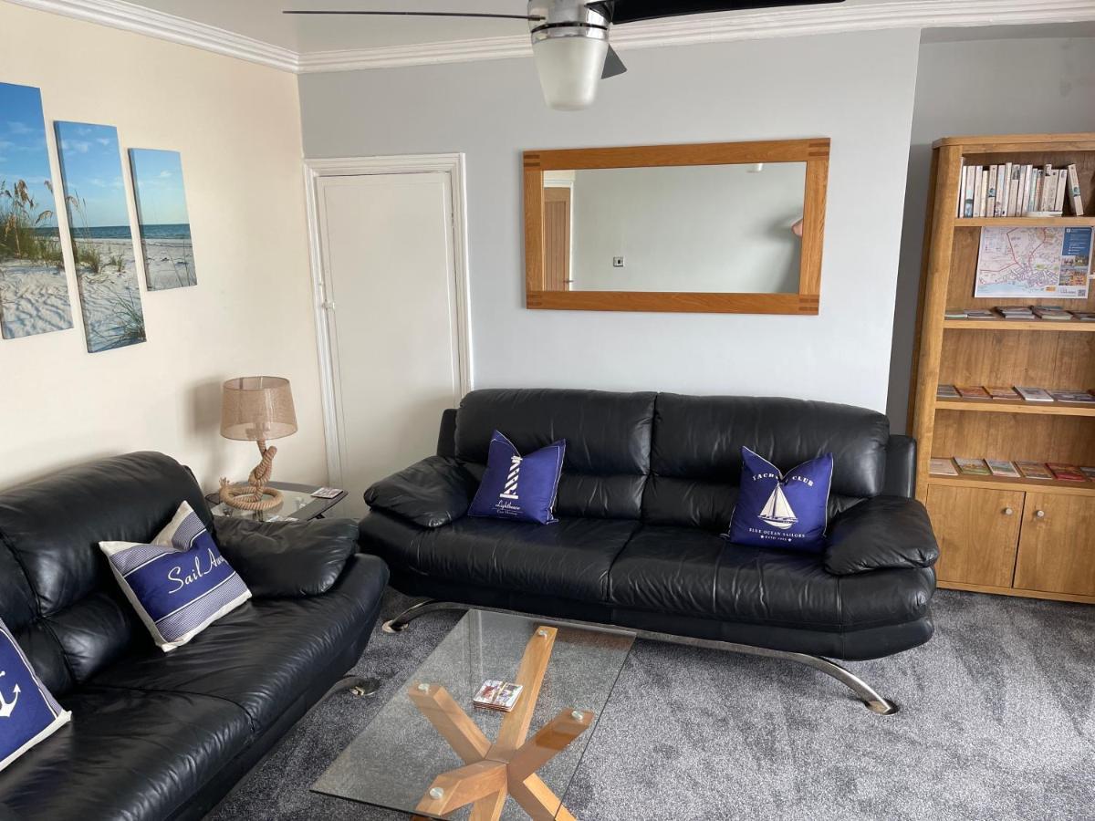 Harbour View Holiday Let - Entire 3 Bedroom Maisonette With Spectacular Harbour And Sea Front Views Sleeps 5 Бридлингтън Екстериор снимка