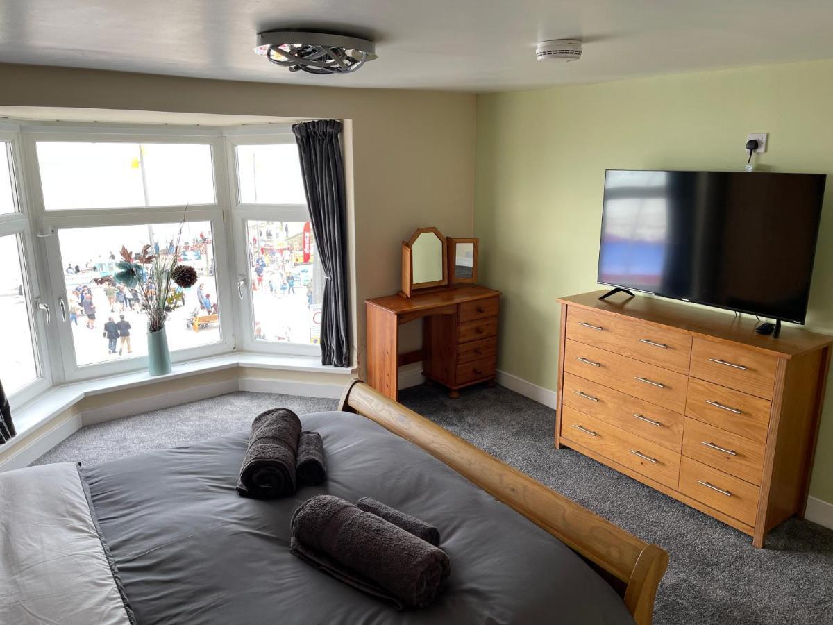 Harbour View Holiday Let - Entire 3 Bedroom Maisonette With Spectacular Harbour And Sea Front Views Sleeps 5 Бридлингтън Екстериор снимка
