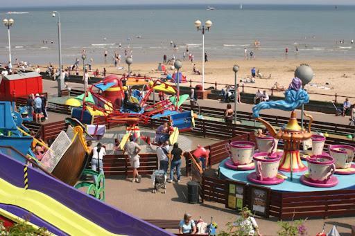 Harbour View Holiday Let - Entire 3 Bedroom Maisonette With Spectacular Harbour And Sea Front Views Sleeps 5 Бридлингтън Екстериор снимка